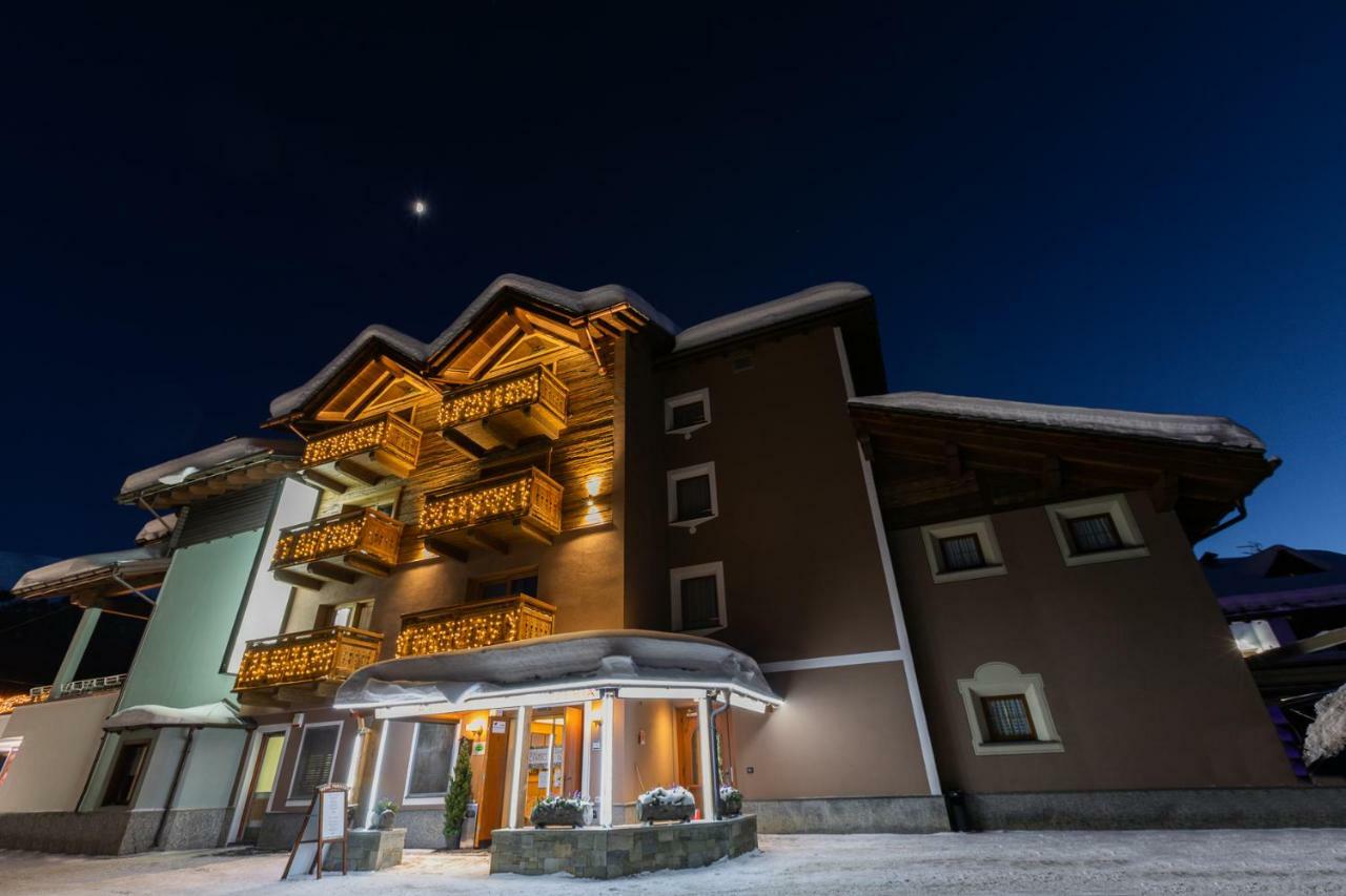 Hotel Centro's Livigno Esterno foto